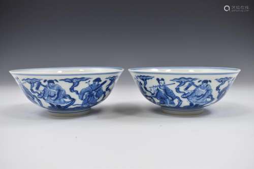 PAIR OF BLUE AND WHITE IMMORTALS BOWLS