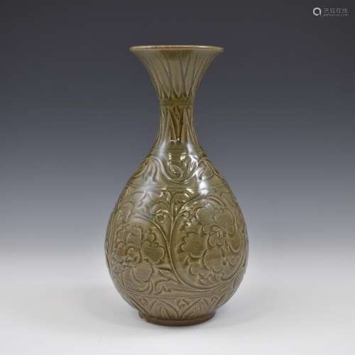 CHINESE YAOZHOU CELADON MOLDED PEAR VASE