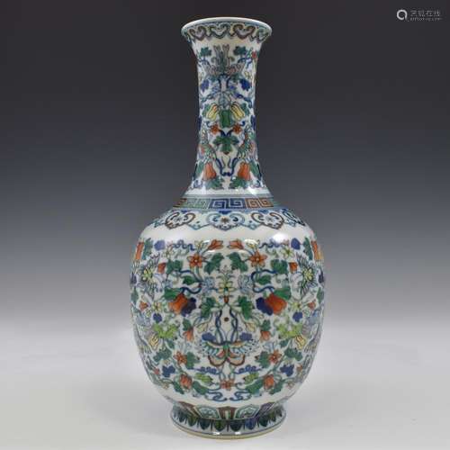 QIANLONG DOUCAI HUNDRED BUTTERFLIES & GOURD VASE