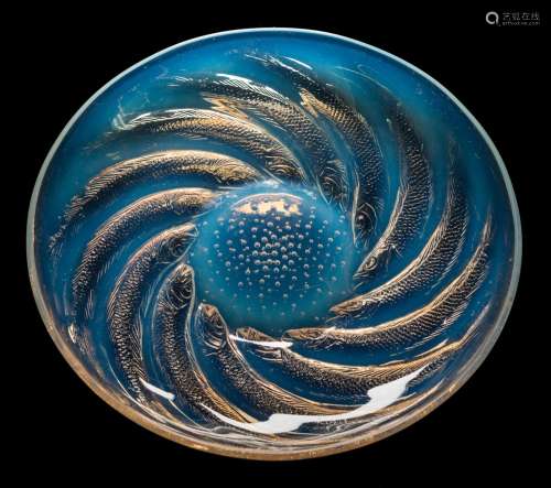 A Lalique opalescent glass dish 'Poissons': the exterior intaglio moulded with bubbles and