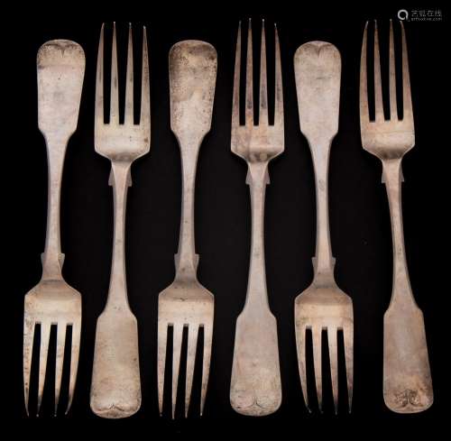 Six George III Irish silver fiddle pattern table forks, maker William Ward,
