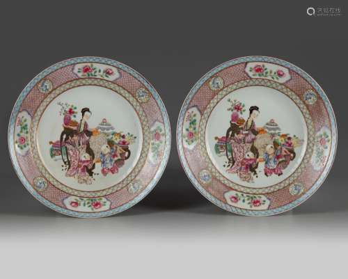 A PAIR OF CHINESE RUBY-BACK 'LADY AND BOYS' DISHES