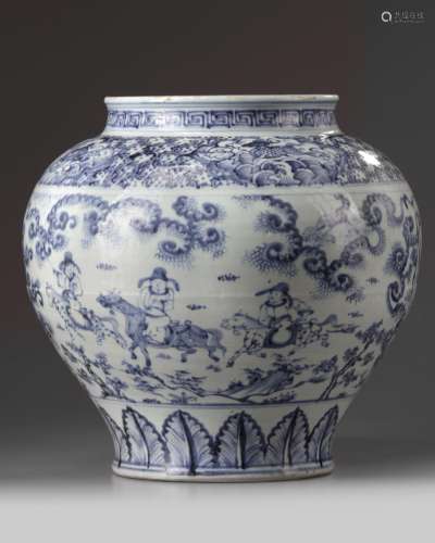 A LARGE CHINESE BLUE AND WHITE 'NARRATIVE' JAR, GUAN