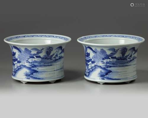 A PAIR OF CHINESE BLUE AND WHITE LANDSCAPE JARDINIÈRES