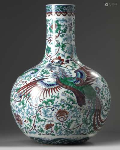 A LARGE CHINESE DOUCAI 'DRAGON AND PHOENIX' VASE, TIANQIUPING