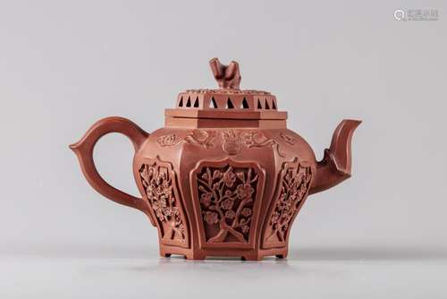 A CHINESE HEXAGONAL YIXING TEAPOT