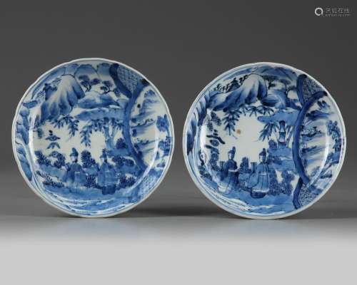 A PAIR OF BLUE AND WHITE ARITA DISHES