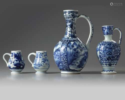 A GROUP OF FOUR JAPANESE BLUE AND WHITE ARITA VESSELS