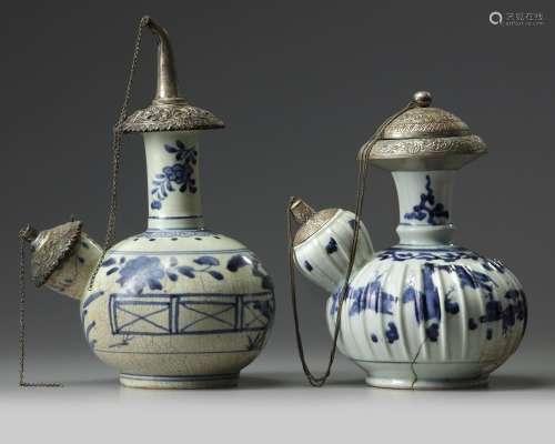 TWO SILVER MOUNTED BLUE AND WHITE ARITA KENDI'S