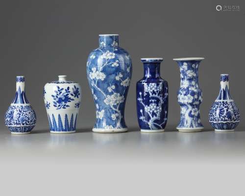 SIX CHINESE BLUE AND WHITE 'FLORAL' VASES