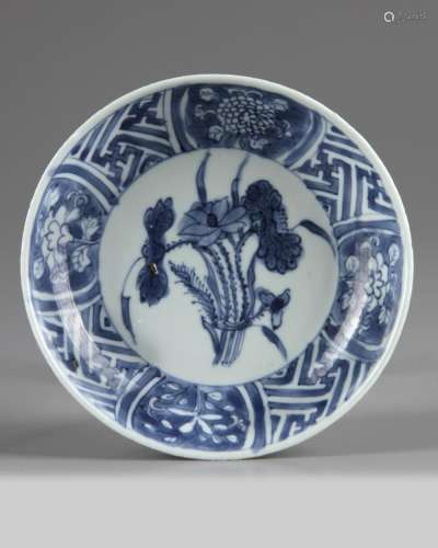A CHINESE BLUE AND WHITE 'LOTUS BOUQUET' DISH