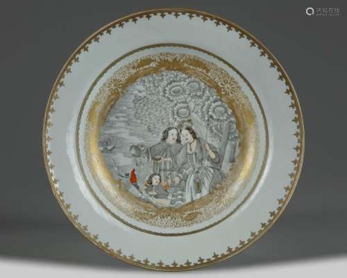 A CHINESE EN GRISAILLE AND GILT-DECORATED 'LOVE' DISH