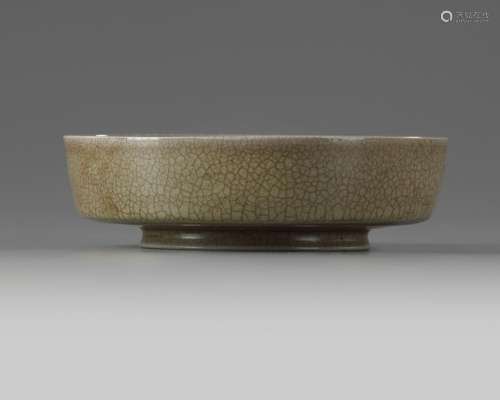 A CHINESE CELADON CRACKLE-GLAZED SHALLOW WASHER