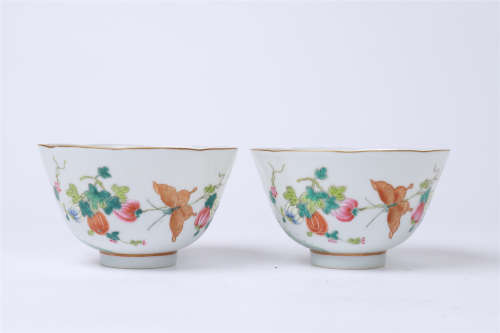 PAIR OF CHINESE PORCELAIN FAMILLE ROSE BIRD AND FLOWER BOWLS