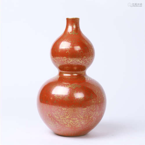 CHINESE PORCELAIN RED GLAZE GOLD PAINTED DOUBLE GOURD VASE