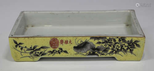 A Chinese Dowager Empress style porcelain rectangular dish, Guangxu style but modern, the exterior