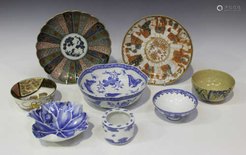 A collection of Japanese porcelain and pottery, Edo period and later, including a Seto Hakuundo blue