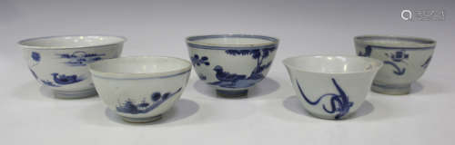 A Chinese blue and white small circular bowl, 17th century, painted with Mandarin ducks on a lotus