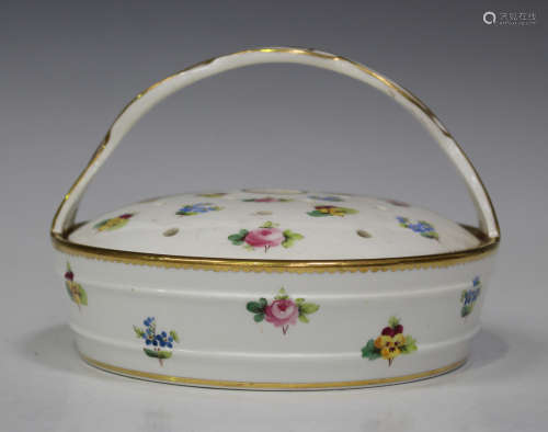 A Mintons bone china circular potpourri basket and cover, late 19th/early 20th century, the
