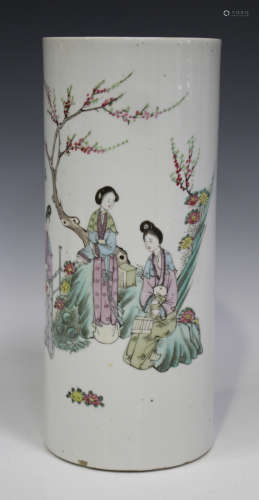 A Chinese famille rose decorated cylindrical porcelain vase, Republic period, decorated with four