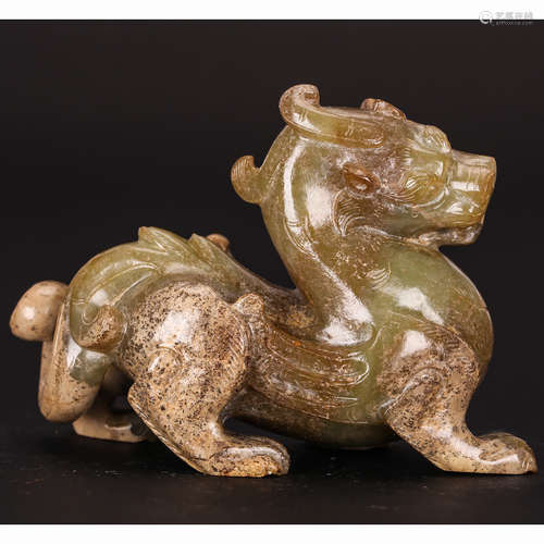 CHINESE ARCHAIC JADE BEAST