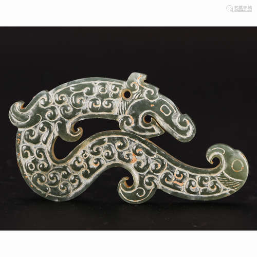 CHINESE ARCHAIC JADE DRAGON PENDANT