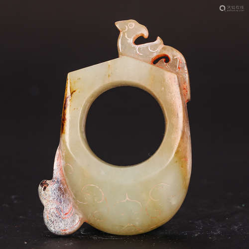 CHINESE ARCHAIC JADE PENDANT