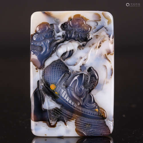 CHINESE AGATE CARVED PLAQUE PENDANT