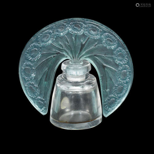 MOULDED 'LALIQUE'; PRE 1947 A René Lalique Frosted and Polished Glass 'Pâquerettes' Perfume Bottle and Stopper for Roger & Gallet