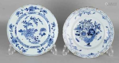 Two pieces of 18th century Delft Fayence plates with chinoiserie decors. Slight edge damage. Size: ø