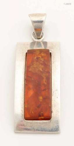 Tight silver pendant, 925/000, with amber. Oblong ball-shaped pendant with elongated ball-cut amber.