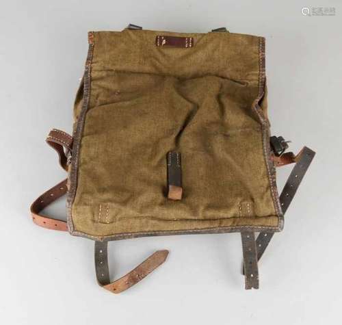 German WW II. Special bag of leather + canvas. Size: 68 x 32 x 7 cm. In good condition. Deutsch WW