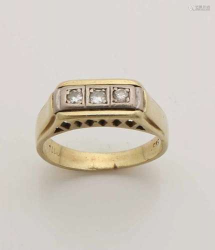 Yellow gold ring, 585/000, with diamonds. ring with tight top with 3 brilliant cut diamonds set in a