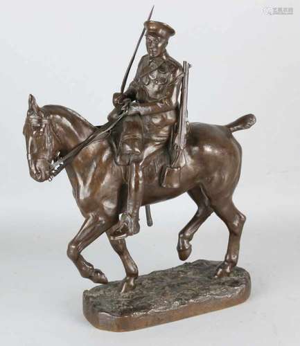 Antique bronze figure. Soldier on horseback, by Cecil Brown. 1868-1926. Beautiful patina. Size: 37 x