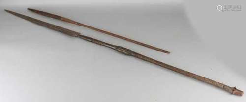 Two African spears. 20th century. Size: 96 - 143 cm. In good condition. Zwei afrikanische Speere.