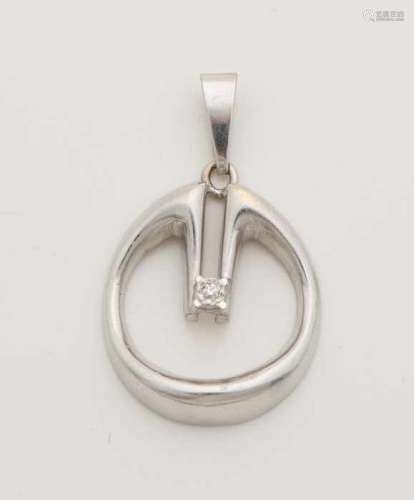 Large white gold pendant, 585/000, with diamond. Oval open hanger, in the middle set with an