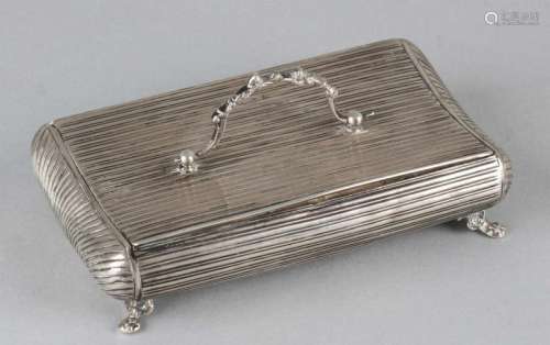 Silver box, 833/000, hip model, on legs with handle. Box with ribbing, placed on 4 claw feet with
