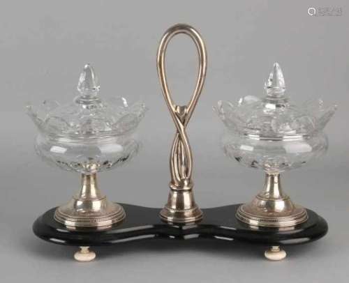 Marmelade set with two crystal round trays with lid on silver round feet, 835/000, placed on a