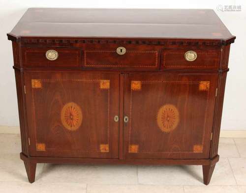 Louis Seize chest of drawers / buffet. 18th Century. Mahogany veneered with various intarsia, side