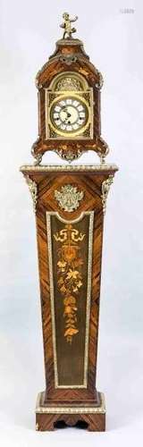 French Westminster console boulle-style pendulum on associated piedestal. Veneer glued with