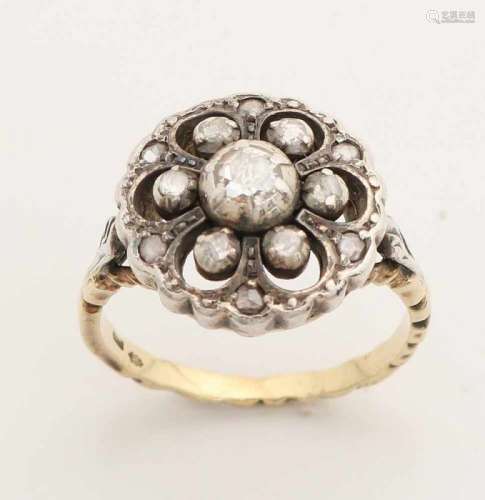Yellow gold ring, 585/000, with diamond. Antique gold ring with silver cupboard set with 13 diamonds