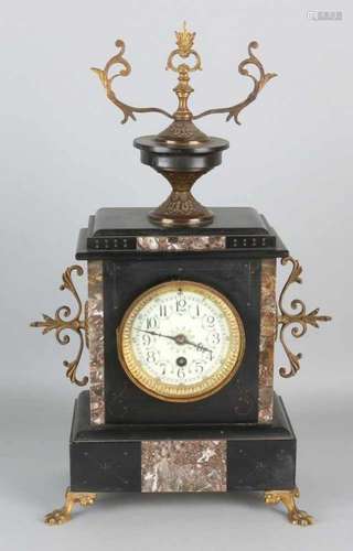 Antique French marble pendulum. Circa 1880. Louis Philippe. Eight-day silent movement, spring