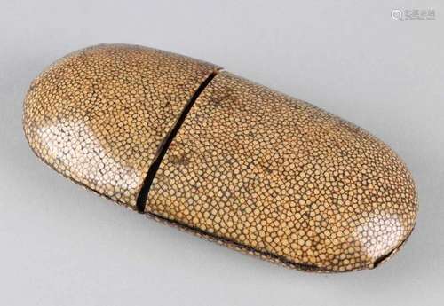 19th Century pouch / tube of rye skin. Size: 15 cm. In good condition. 19. Jahrhundert Beutel / Rohr