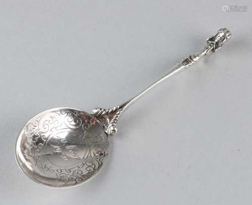 Silver 835/000 occasional spoon with three-sided handle and engraved tray. 10 Nov. 1930. Length 13