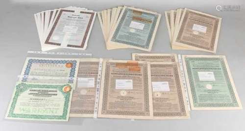 Interesting large lot with approx. 160 securities including: 2 x Koninklijke Nederlandsche