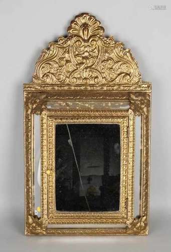 Copper battles Dutch brush-mirror cabinet. Second half of the 20th century. Size: 60 x 35 x 9 cm. In