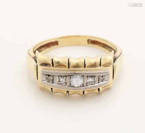 Golden ring, 585/000, with diamonds. Ring with wide top with edged edges and a white gold cupboard