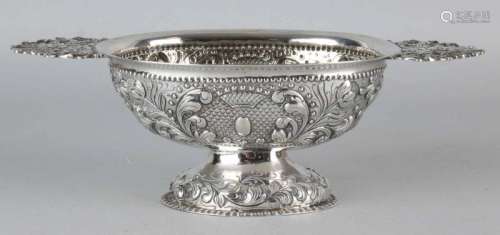 Friesian silver brandy bowl, 833/000. Oval bowl richly decorated with gear with acanthus leaves,