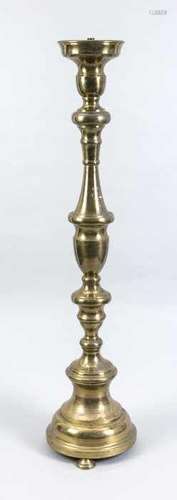 Large copper lamp base with ball legs. Baroque style. First half of 20th century. Size: H 120 cm. In