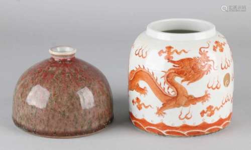 Two old Chinese porcelain vases. Consisting of: Once dragons decor with gold and floor mark, fine